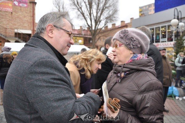 Wigilia Miejska: Prezydent i radni przełamali się opłatkiem z ostrołęczanami [17.XII.2011] - zdjęcie #47 - eOstroleka.pl