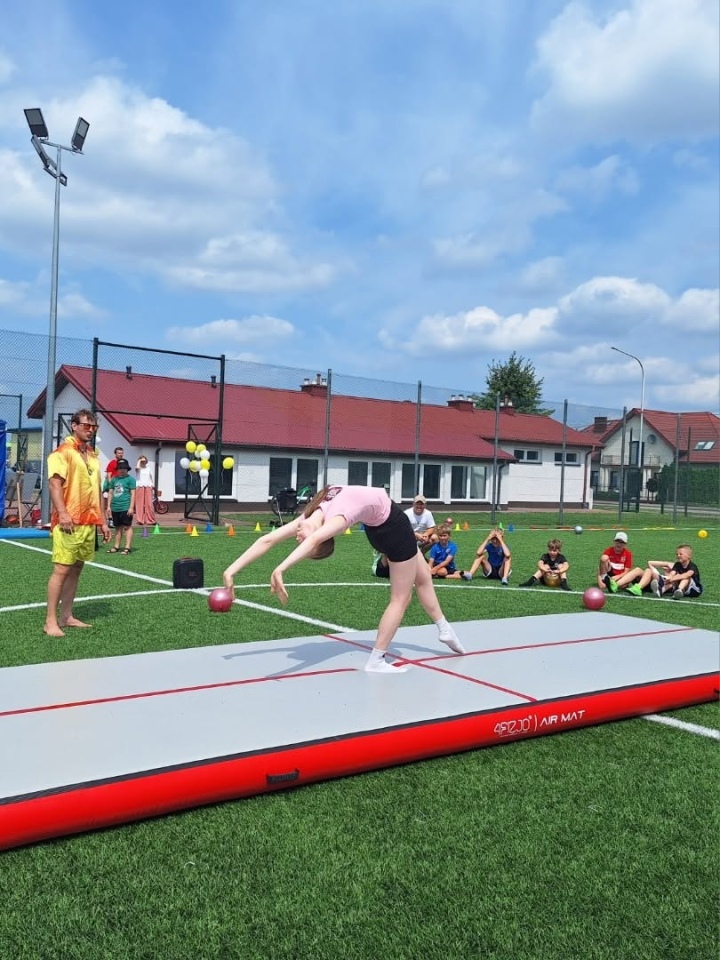 Międzypokoleniowe ćwiczenia w Troszynie. Tak wyglądał kolejny Aktywny Orlik! [23.07.2026] - zdjęcie #14 - eOstroleka.pl