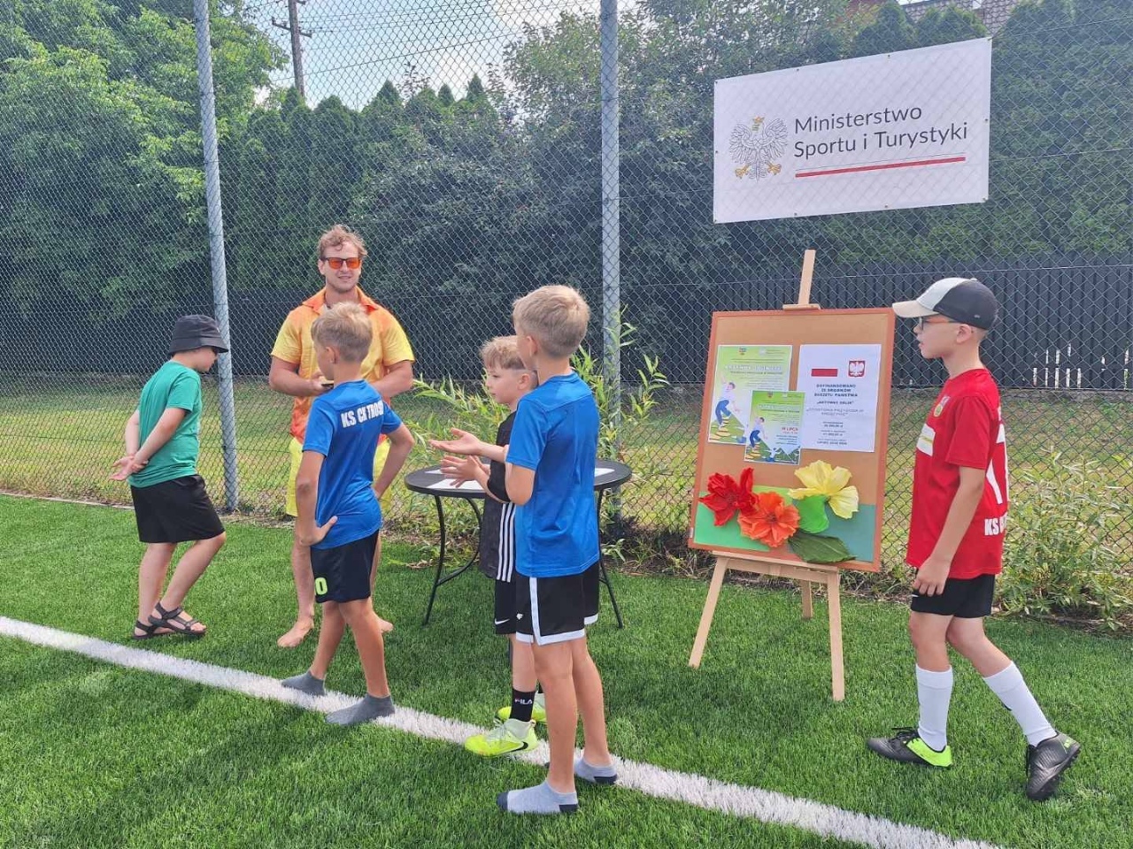 Międzypokoleniowe ćwiczenia w Troszynie. Tak wyglądał kolejny Aktywny Orlik! [23.07.2026] - zdjęcie #7 - eOstroleka.pl