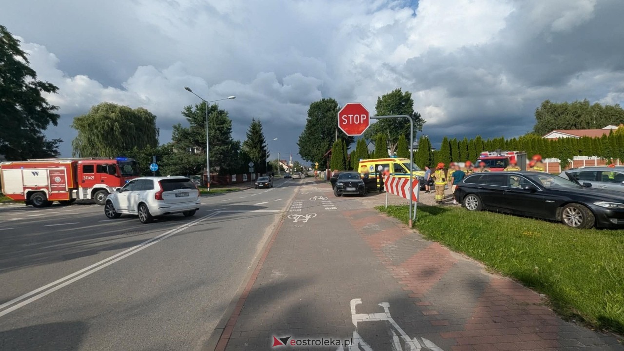 Kolizja na alei Jana Pawła II [24.07.2026] - zdjęcie #3 - eOstroleka.pl