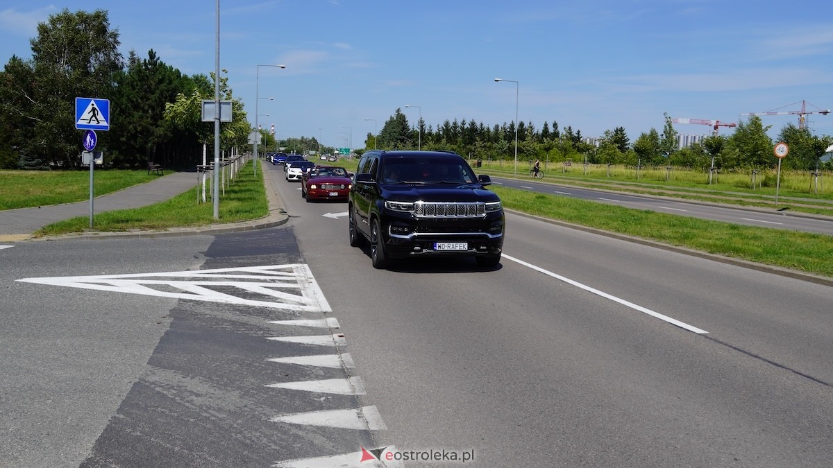 Parada samochodowa ulicami Ostrołęki [26.07.2026] - zdjęcie #83 - eOstroleka.pl
