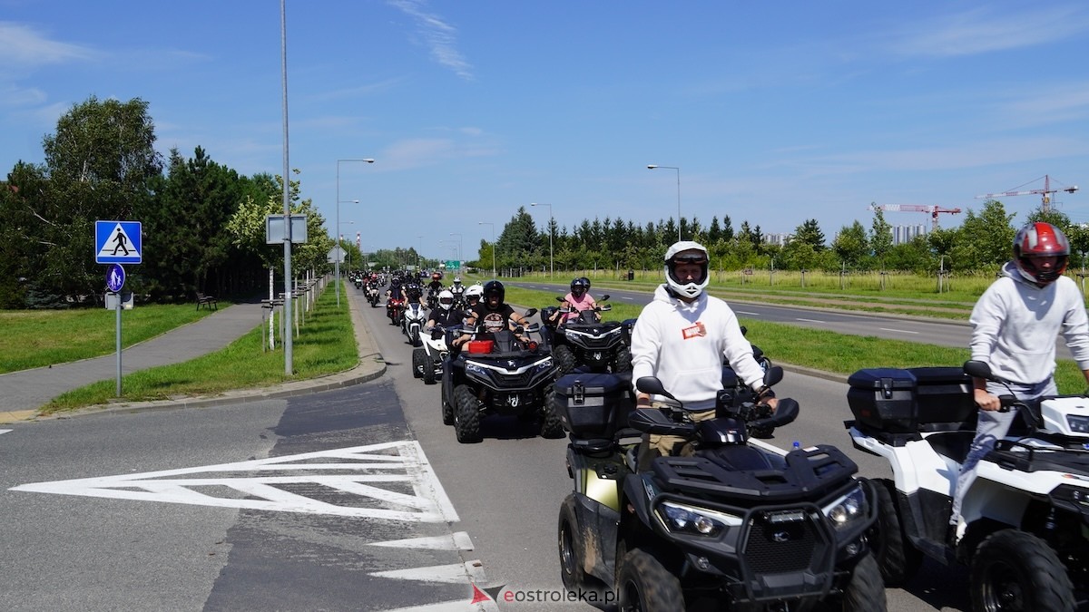 Parada samochodowa ulicami Ostrołęki [26.07.2026] - zdjęcie #52 - eOstroleka.pl