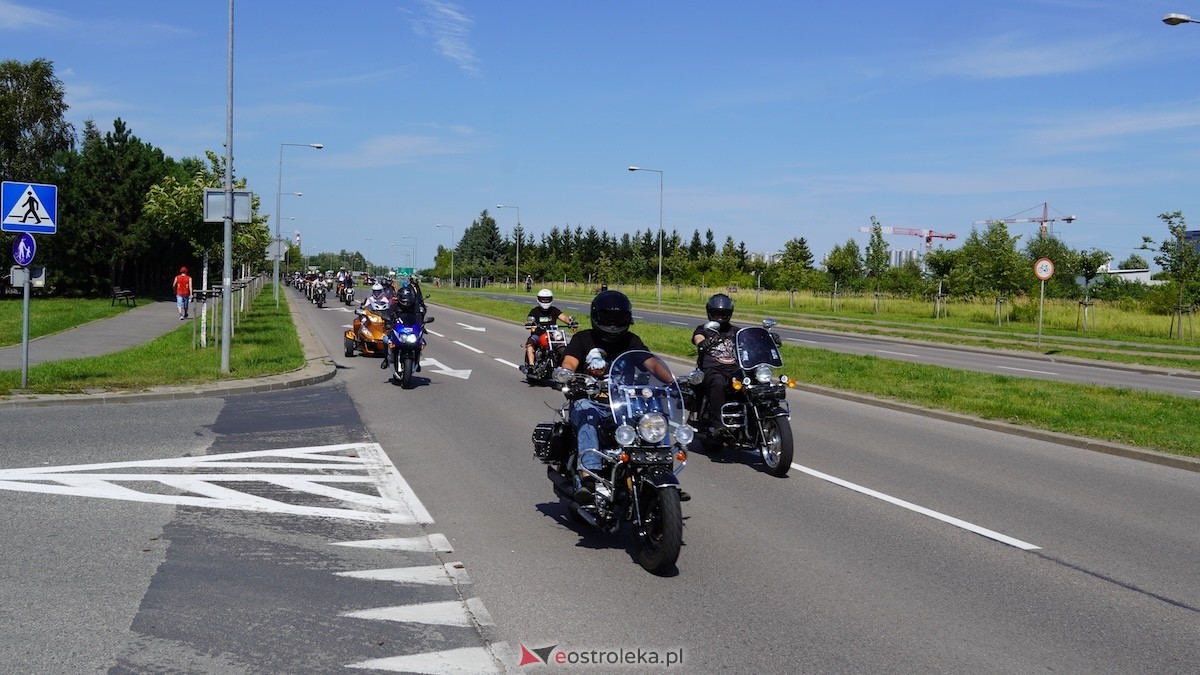 Parada samochodowa ulicami Ostrołęki [26.07.2026] - zdjęcie #21 - eOstroleka.pl
