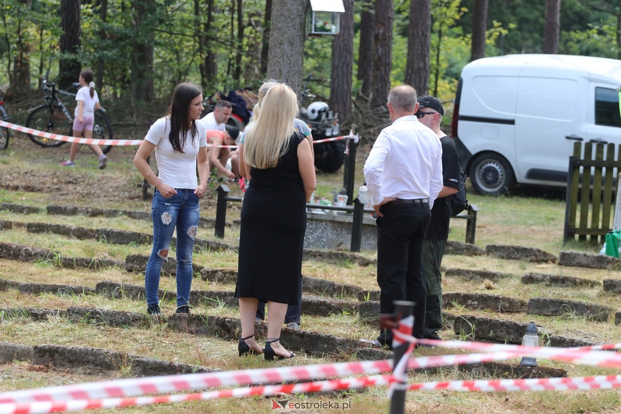 Renowacja cmentarza w Ramionach [26.07.2026] - zdjęcie #25 - eOstroleka.pl