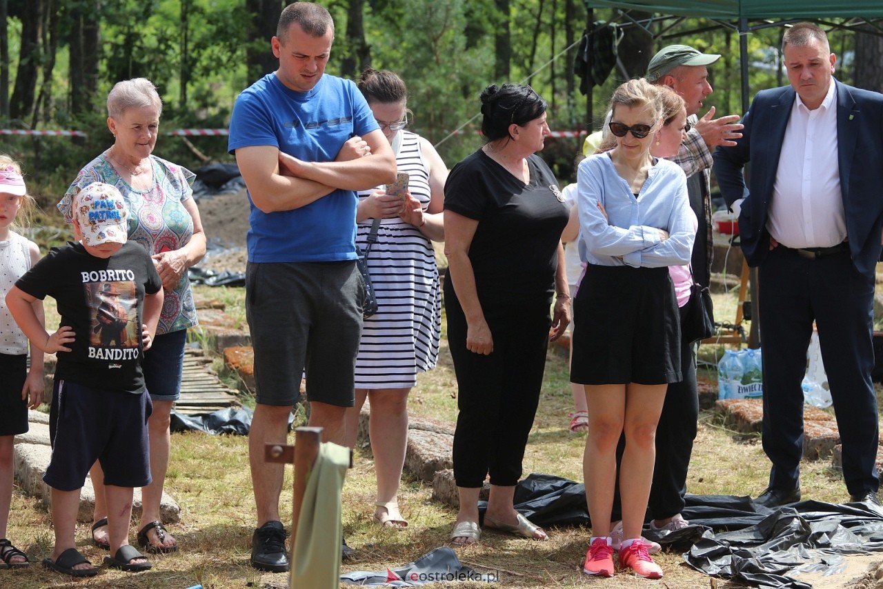 Renowacja cmentarza w Ramionach [26.07.2026] - zdjęcie #16 - eOstroleka.pl