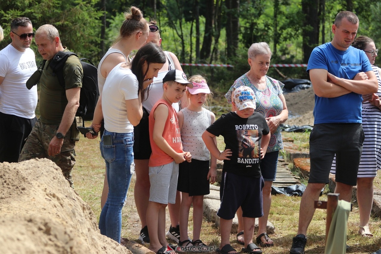 Renowacja cmentarza w Ramionach [26.07.2026] - zdjęcie #15 - eOstroleka.pl