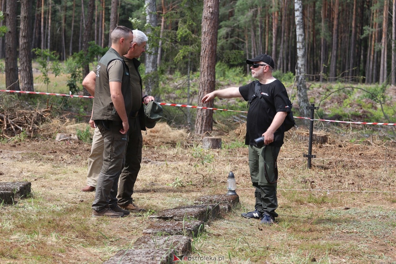 Renowacja cmentarza w Ramionach [26.07.2026] - zdjęcie #12 - eOstroleka.pl