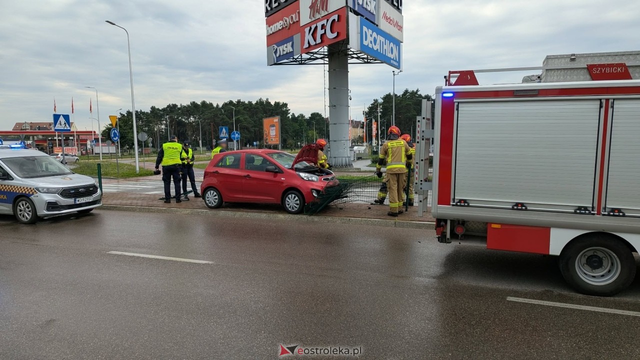 Wypadek przy Fieldorfa Nila w Ostrołęce [27.07.2026] - zdjęcie #4 - eOstroleka.pl
