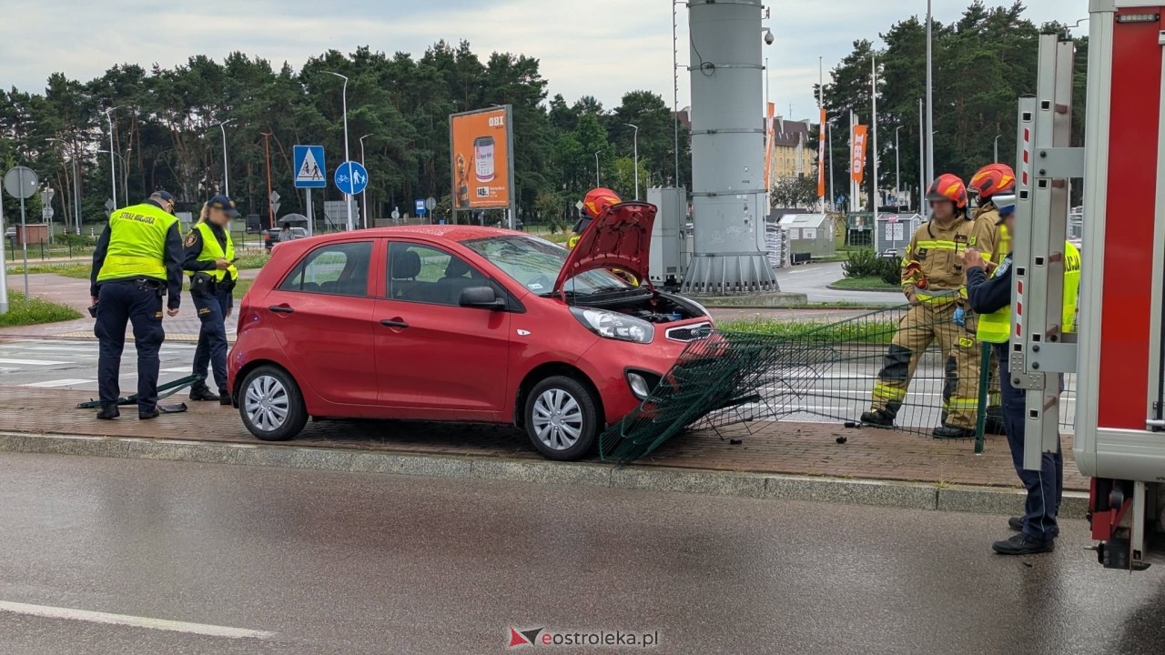 Wypadek przy Fieldorfa Nila w Ostrołęce [27.07.2026] - zdjęcie #3 - eOstroleka.pl
