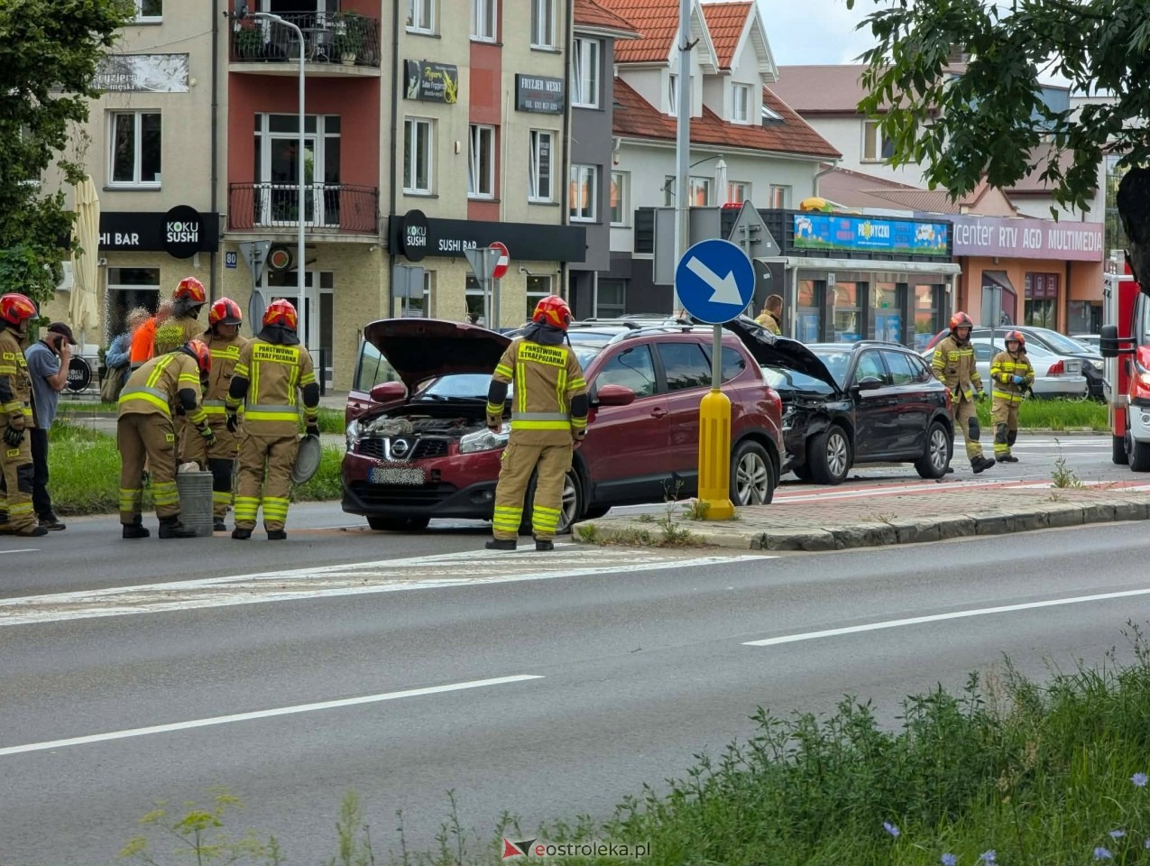 Zderzenie dwóch aut przy ul. 11 Listopada w Ostrołęce [27.07.2026] - zdjęcie #5 - eOstroleka.pl