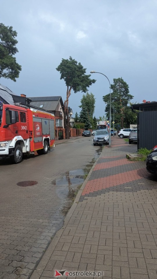 Strażacka interwencja przy ul. Skierkowskiego [27.07.2026] - zdjęcie #3 - eOstroleka.pl