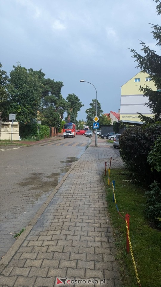 Strażacka interwencja przy ul. Skierkowskiego [27.07.2026] - zdjęcie #2 - eOstroleka.pl