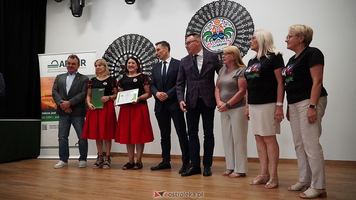 Wręczenie czeków ze wsparciem od ARiMR dla KGW z powiatu ostrołęckiego [28.07.2026] - zdjęcie #49 - eOstroleka.pl