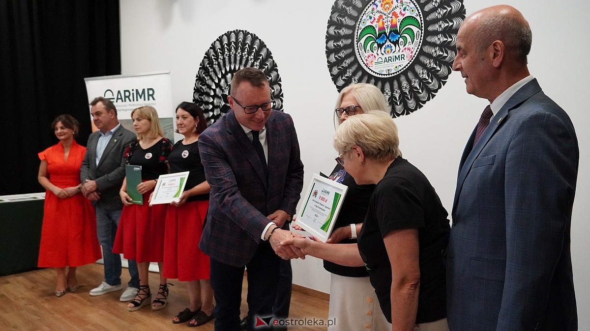 Wręczenie czeków ze wsparciem od ARiMR dla KGW z powiatu ostrołęckiego [28.07.2026] - zdjęcie #47 - eOstroleka.pl