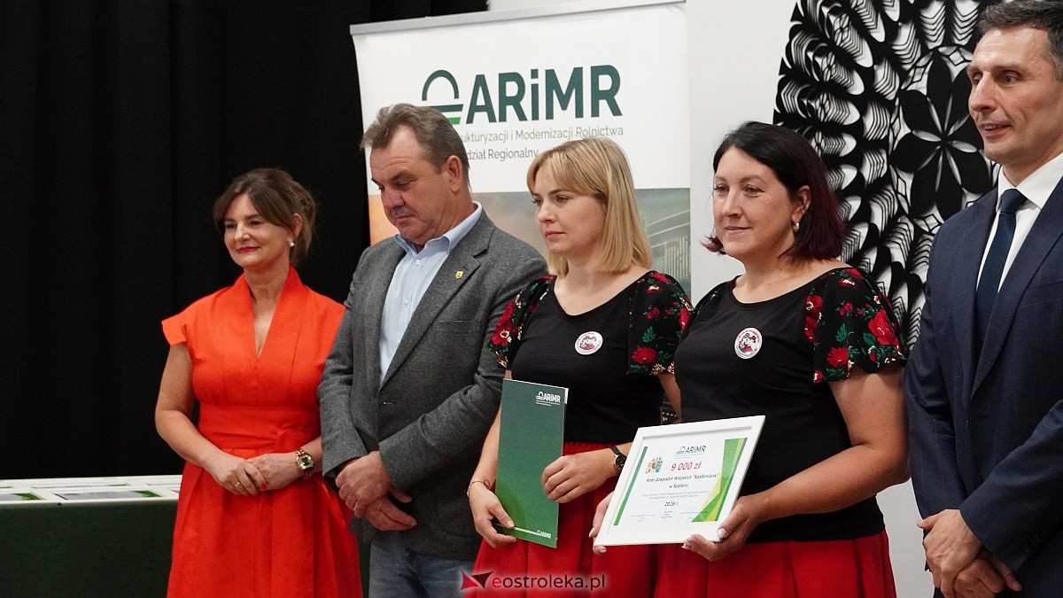 Wręczenie czeków ze wsparciem od ARiMR dla KGW z powiatu ostrołęckiego [28.07.2026] - zdjęcie #46 - eOstroleka.pl