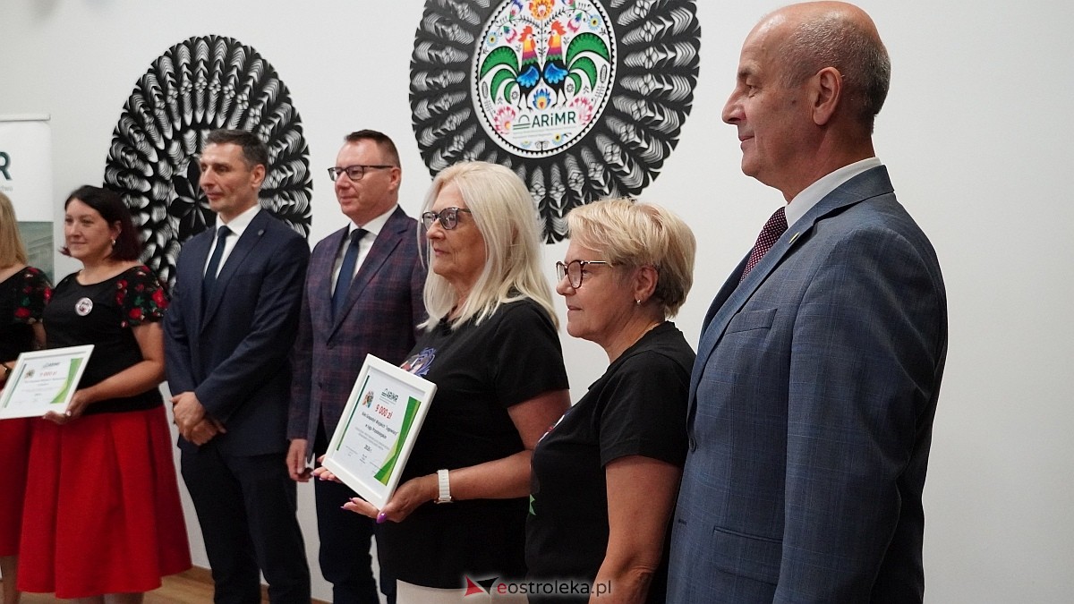 Wręczenie czeków ze wsparciem od ARiMR dla KGW z powiatu ostrołęckiego [28.07.2026] - zdjęcie #45 - eOstroleka.pl