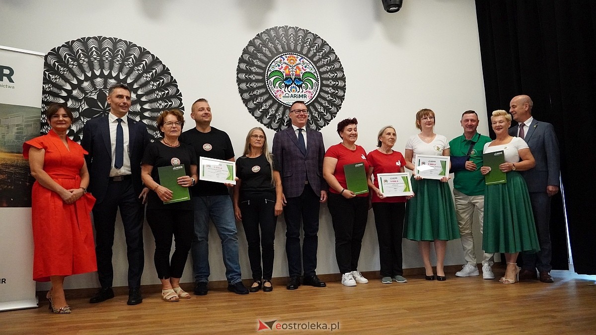 Wręczenie czeków ze wsparciem od ARiMR dla KGW z powiatu ostrołęckiego [28.07.2026] - zdjęcie #36 - eOstroleka.pl