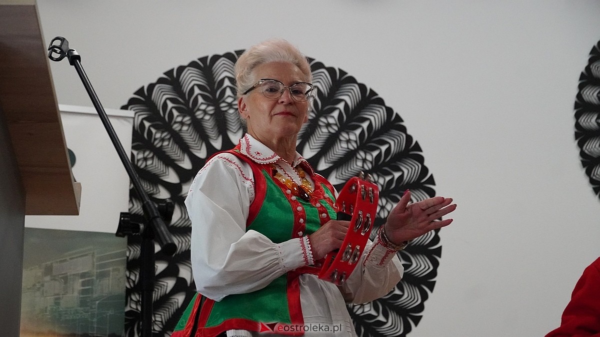 Wręczenie czeków ze wsparciem od ARiMR dla KGW z powiatu ostrołęckiego [28.07.2026] - zdjęcie #3 - eOstroleka.pl