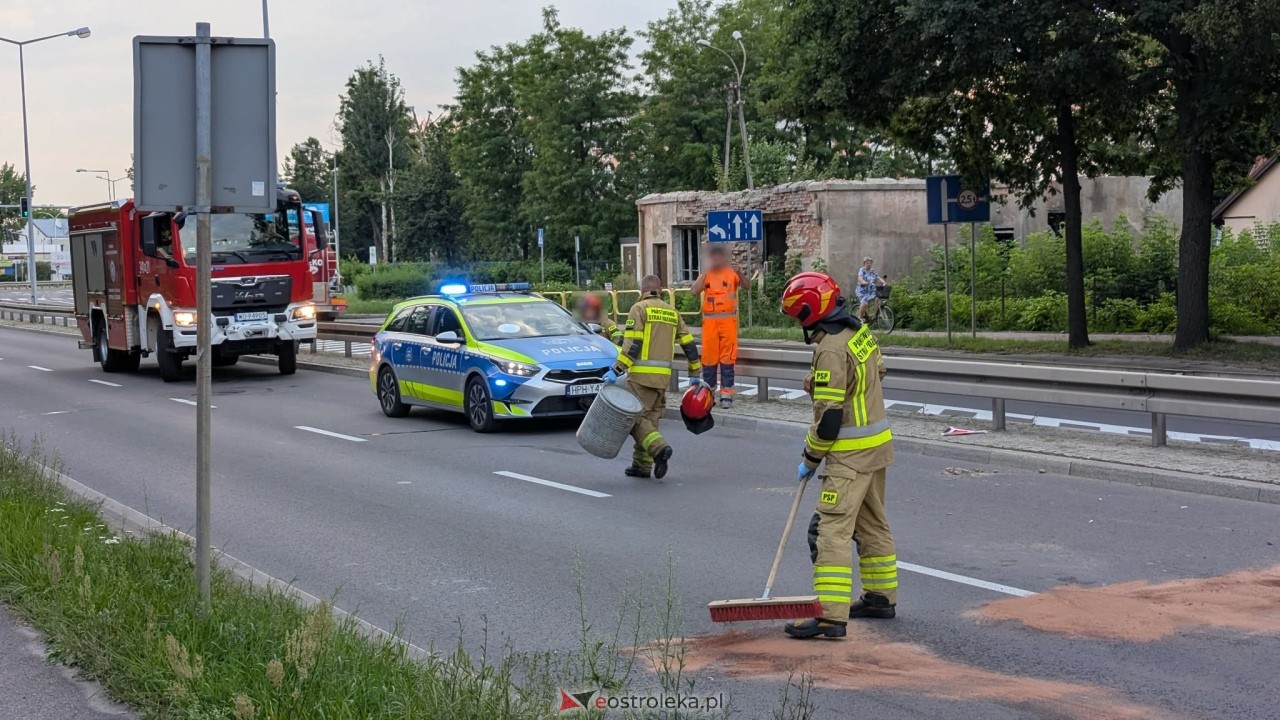 Kolizja dwóch aut na Traugutta [06.08.2026] - zdjęcie #10 - eOstroleka.pl