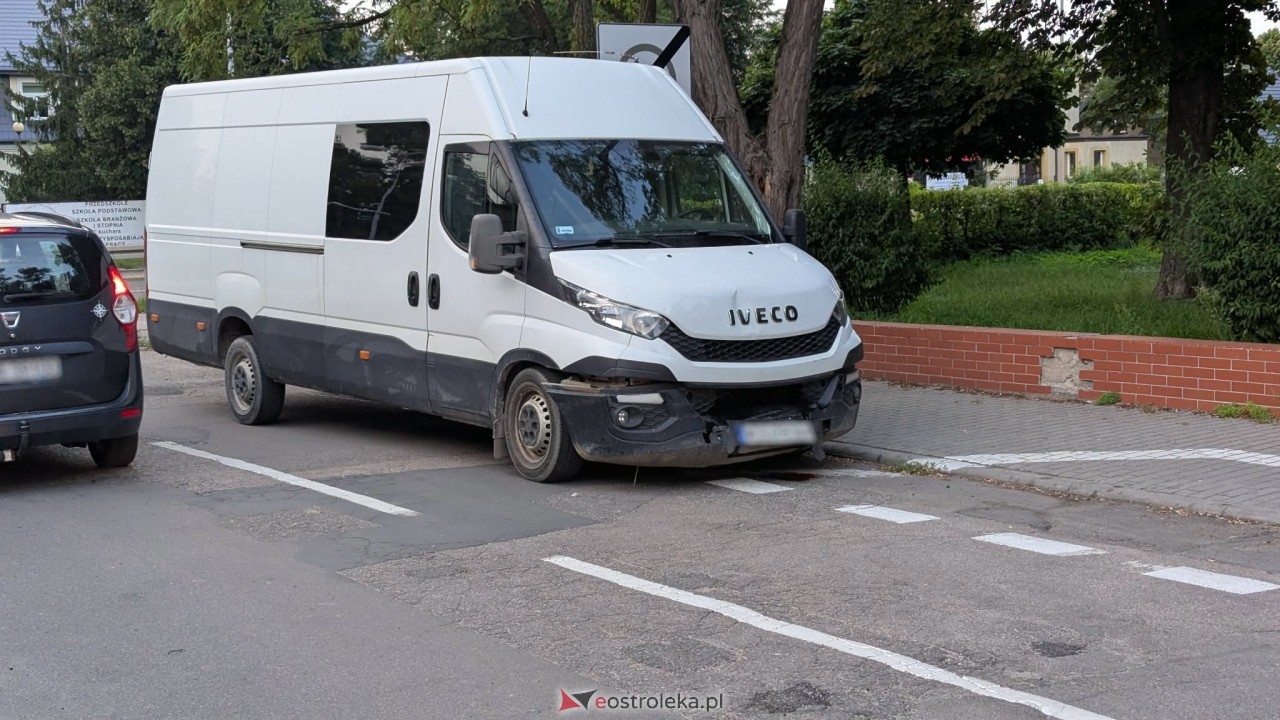 Kolizja dwóch aut na Traugutta [06.08.2026] - zdjęcie #7 - eOstroleka.pl