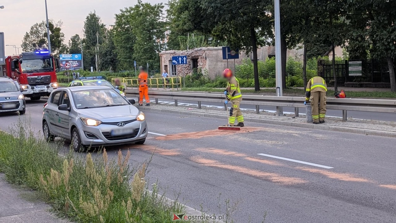 Kolizja dwóch aut na Traugutta [06.08.2026] - zdjęcie #6 - eOstroleka.pl