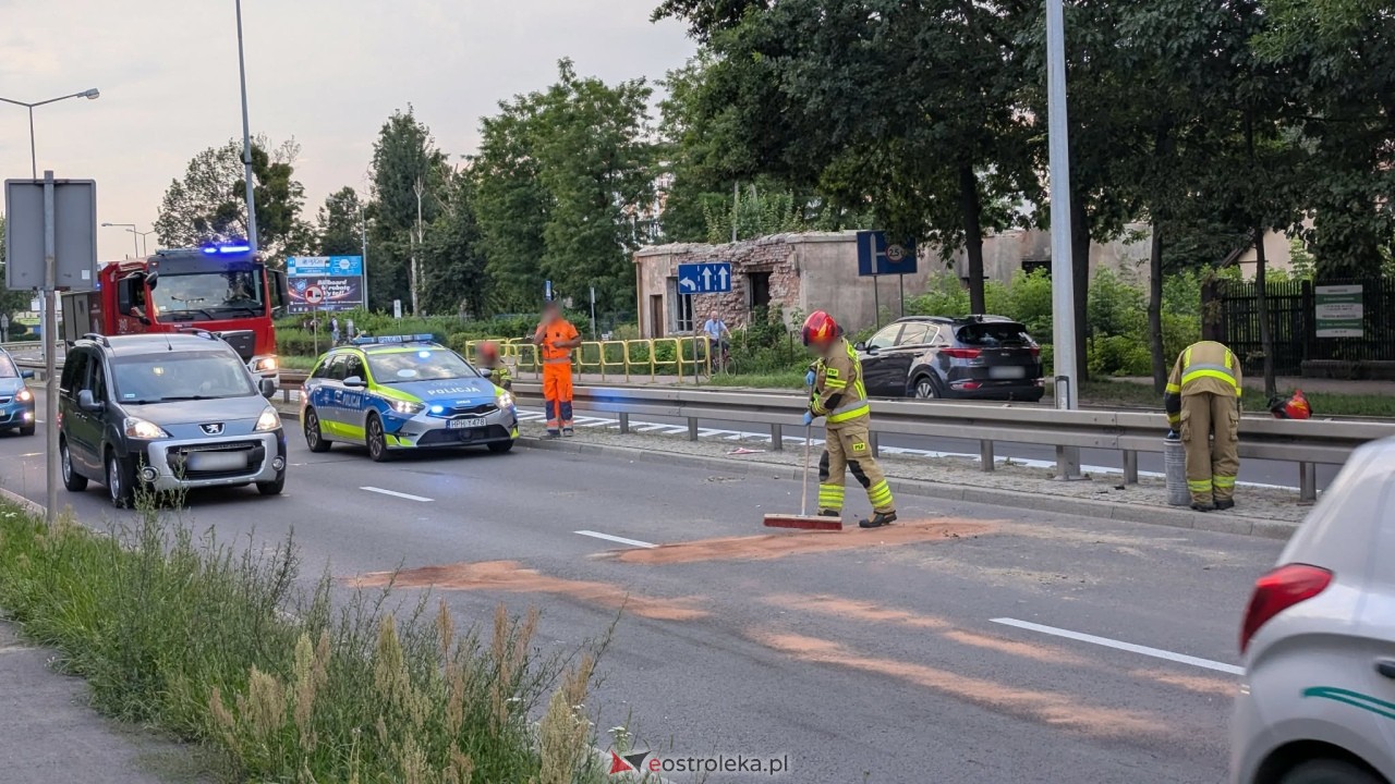 Kolizja dwóch aut na Traugutta [06.08.2026] - zdjęcie #2 - eOstroleka.pl