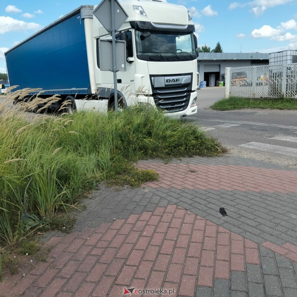 Awaria ciężarówki na skrzyżowaniu Ławskiej i Granicznej [07.08.2026] - zdjęcie #7 - eOstroleka.pl