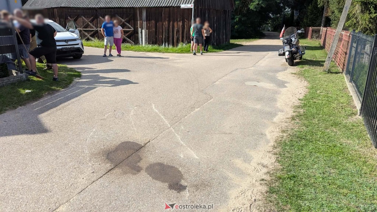 Wypadek z udziałem motocyklisty i auta osobowego w Grabowie [08.08.2026] - zdjęcie #8 - eOstroleka.pl