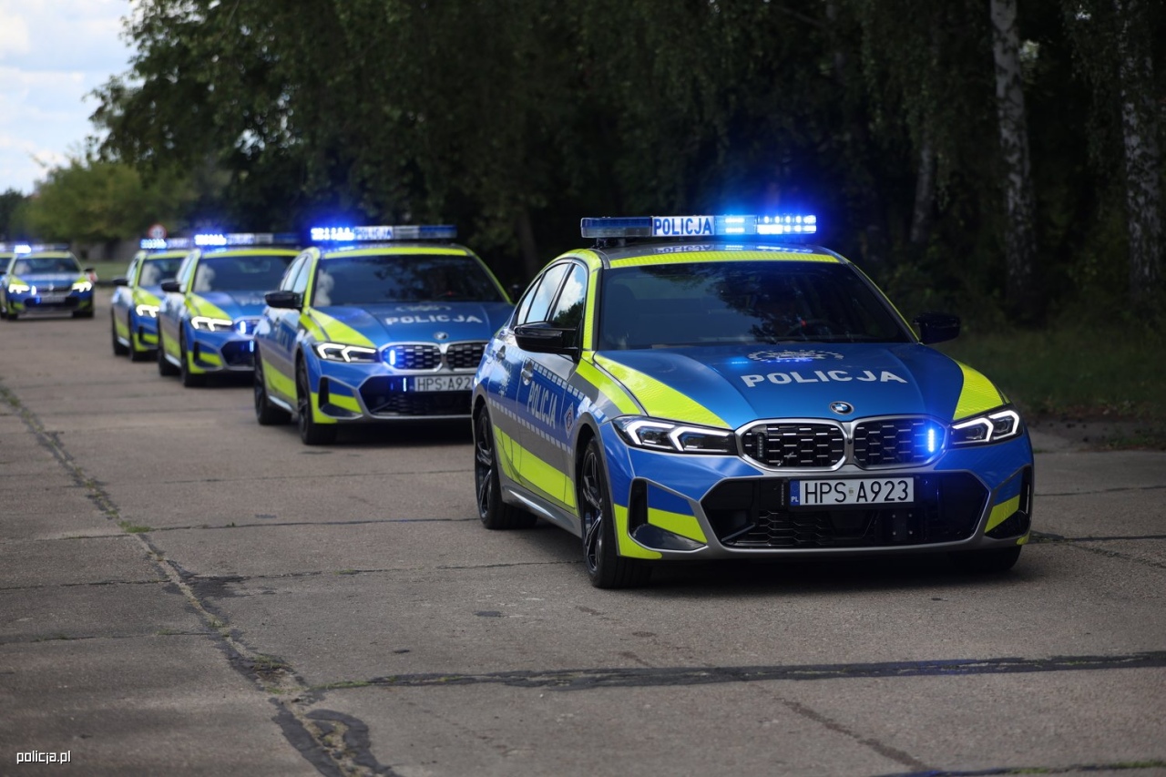 Nowe radiowozy dla policji [13.08.2026] - zdjęcie #21 - eOstroleka.pl