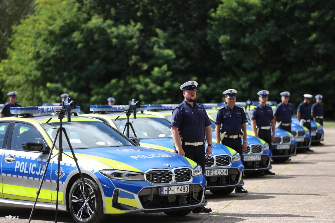 Nowe radiowozy dla policji [13.08.2026] - zdjęcie #20 - eOstroleka.pl