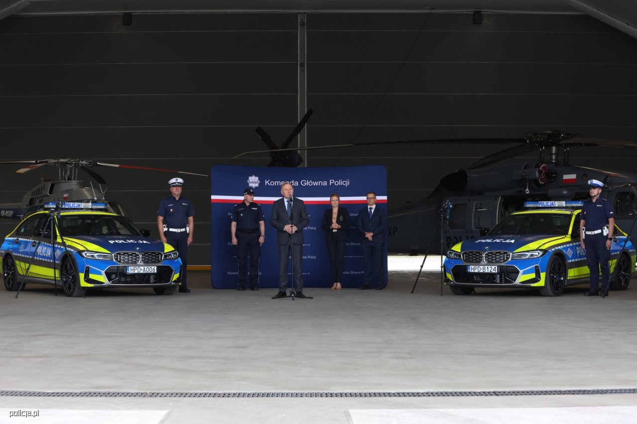 Nowe radiowozy dla policji [13.08.2026] - zdjęcie #17 - eOstroleka.pl