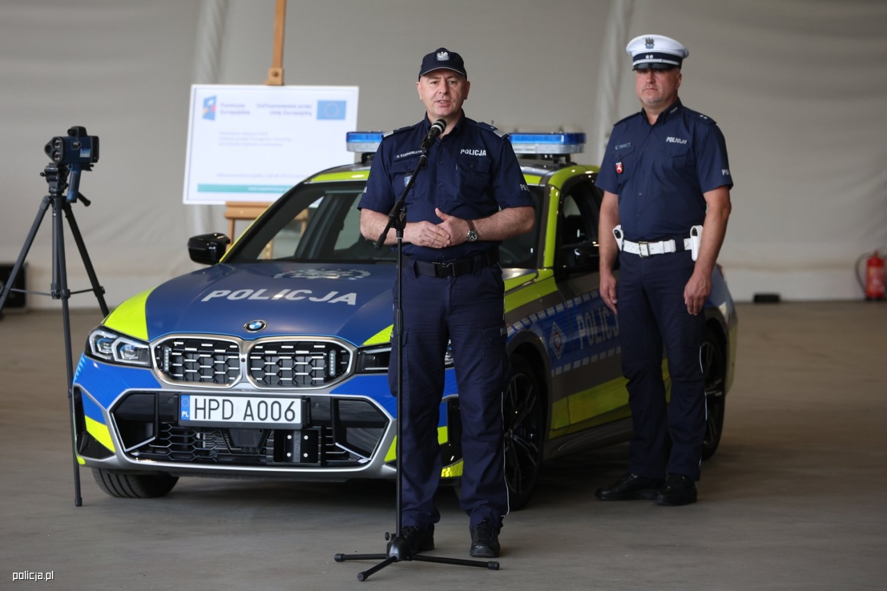 Nowe radiowozy dla policji [13.08.2026] - zdjęcie #15 - eOstroleka.pl
