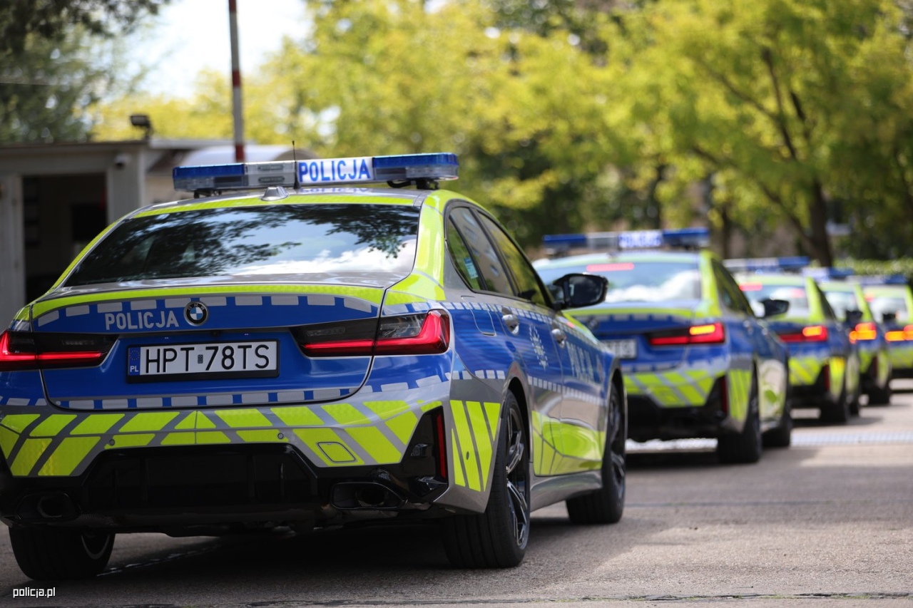Nowe radiowozy dla policji [13.08.2026] - zdjęcie #7 - eOstroleka.pl