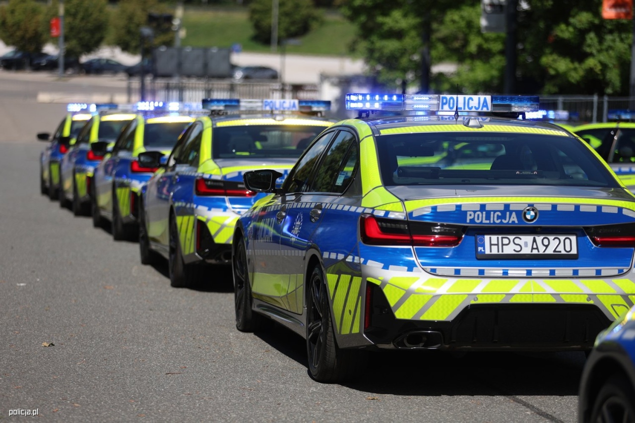 Nowe radiowozy dla policji [13.08.2026] - zdjęcie #5 - eOstroleka.pl