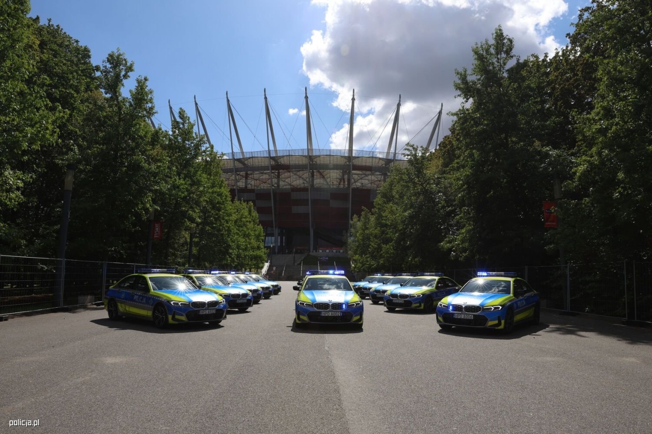 Nowe radiowozy dla policji [13.08.2026] - zdjęcie #4 - eOstroleka.pl