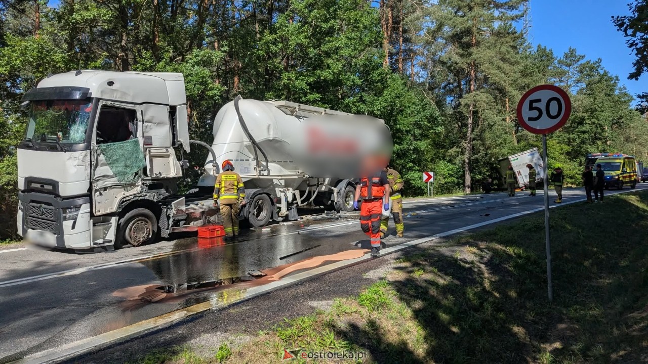 Zderzenie dwóch ciężarówek w Czerwinie [13.08.2026] - zdjęcie #10 - eOstroleka.pl