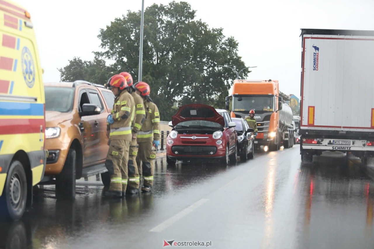 Wypadek na moście w Ostrołęce [18.08.2026] - zdjęcie #4 - eOstroleka.pl
