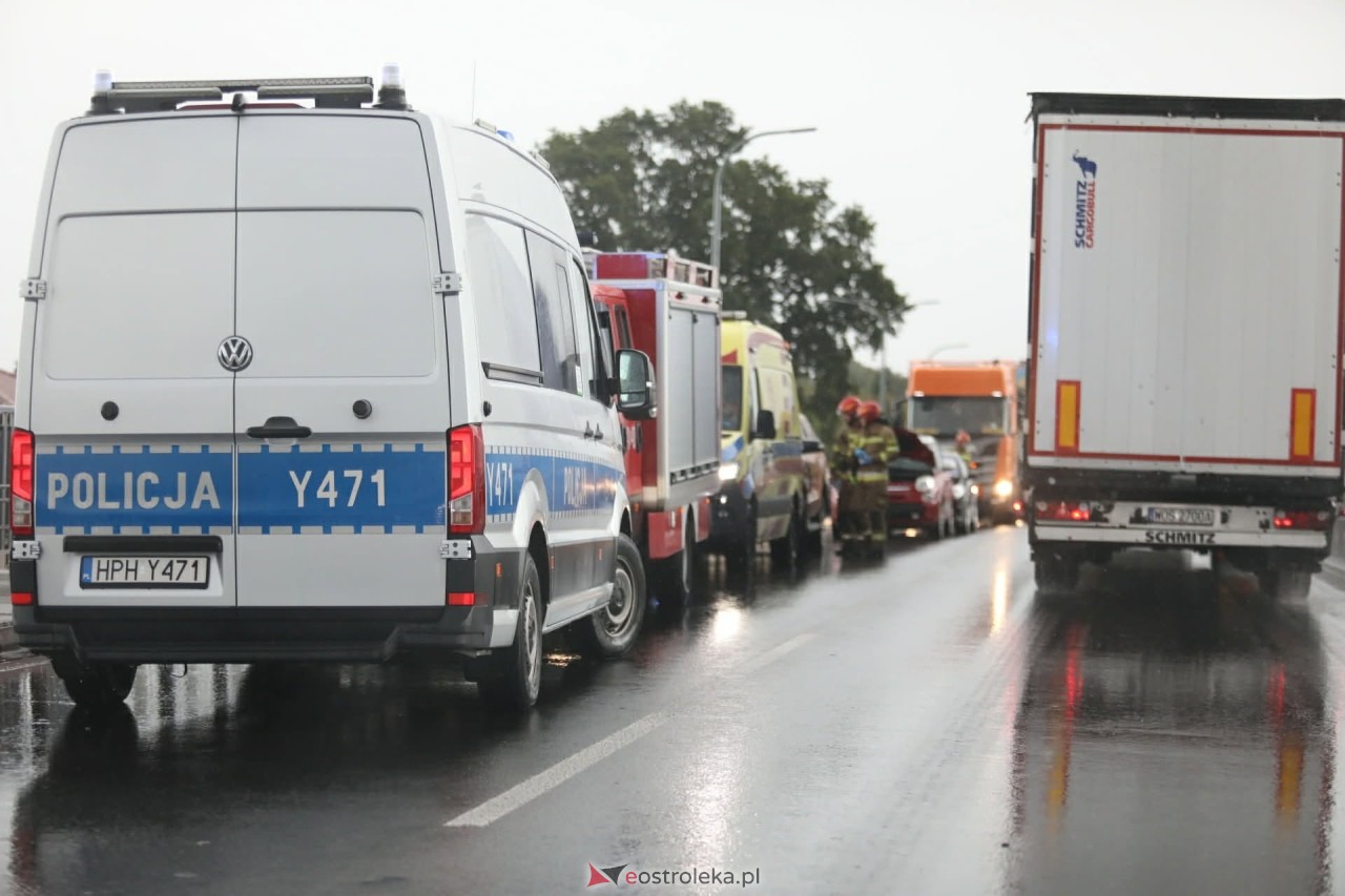 Wypadek na moście w Ostrołęce [18.08.2026] - zdjęcie #2 - eOstroleka.pl