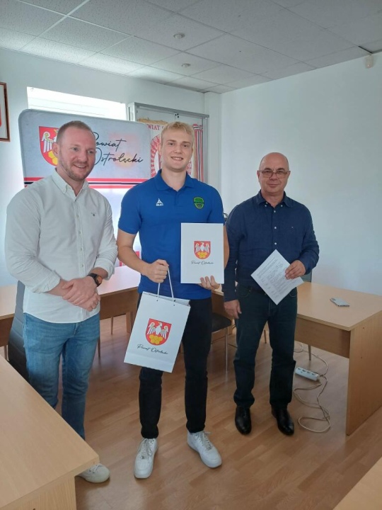 Sportowcy z nagrodami starosty ostrołęckiego [18.08.2026] - zdjęcie #8 - eOstroleka.pl