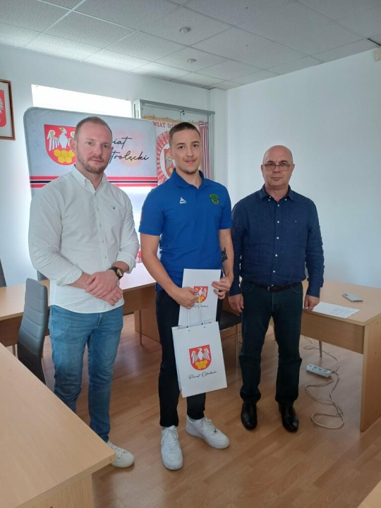 Sportowcy z nagrodami starosty ostrołęckiego [18.08.2026] - zdjęcie #1 - eOstroleka.pl