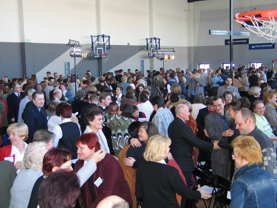 I Ostrołęckie Spotkania Charyzmatyczne - 2004 rok - zdjęcie #23 - eOstroleka.pl