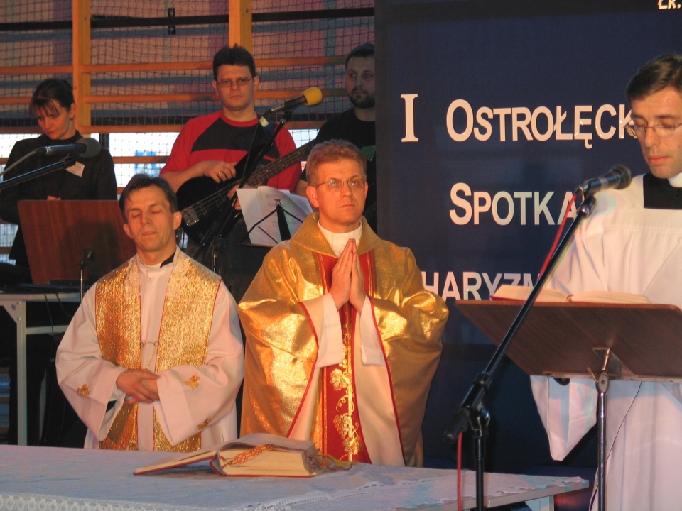 I Ostrołęckie Spotkania Charyzmatyczne - 2004 rok - zdjęcie #14 - eOstroleka.pl