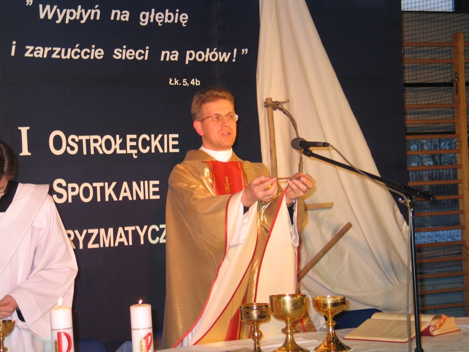 I Ostrołęckie Spotkania Charyzmatyczne - 2004 rok - zdjęcie #7 - eOstroleka.pl
