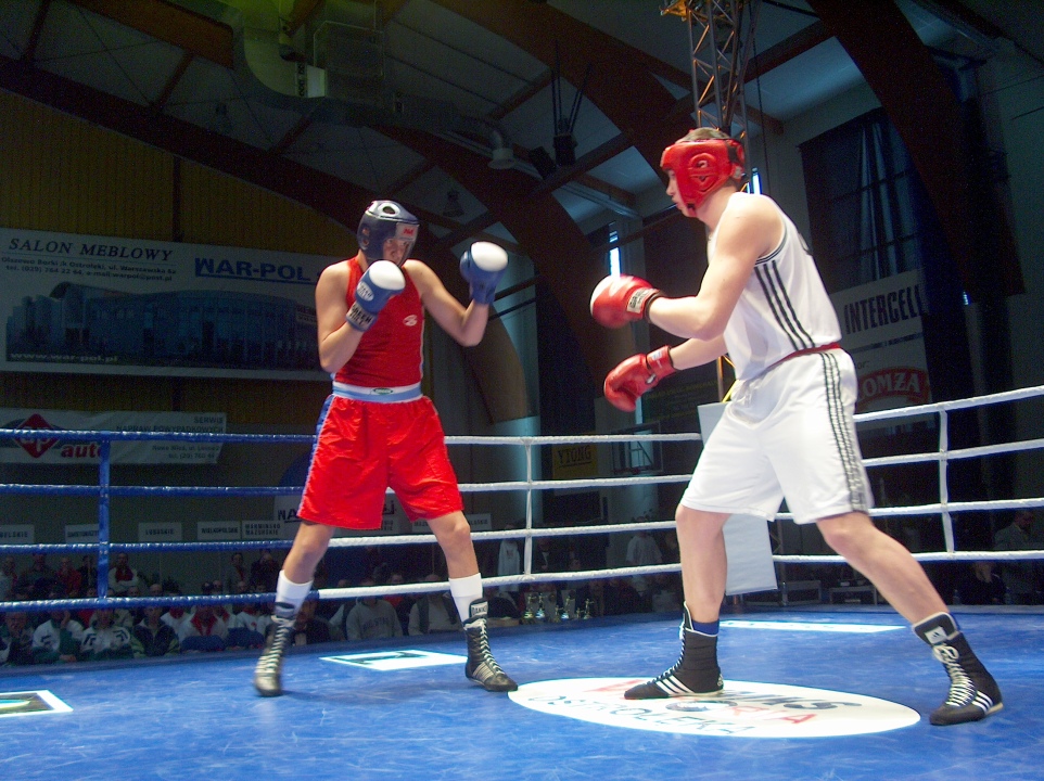 Mistrzostwa Polski juniorów w boksie 2004 Ostrołęka - zdjęcie #12 - eOstroleka.pl
