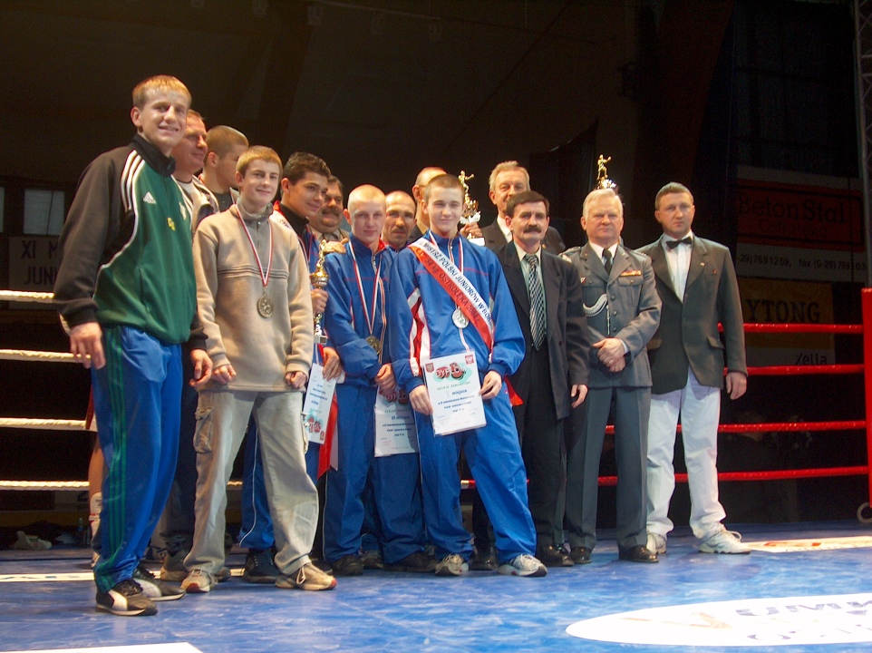 Mistrzostwa Polski juniorów w boksie 2004 Ostrołęka - zdjęcie #1 - eOstroleka.pl