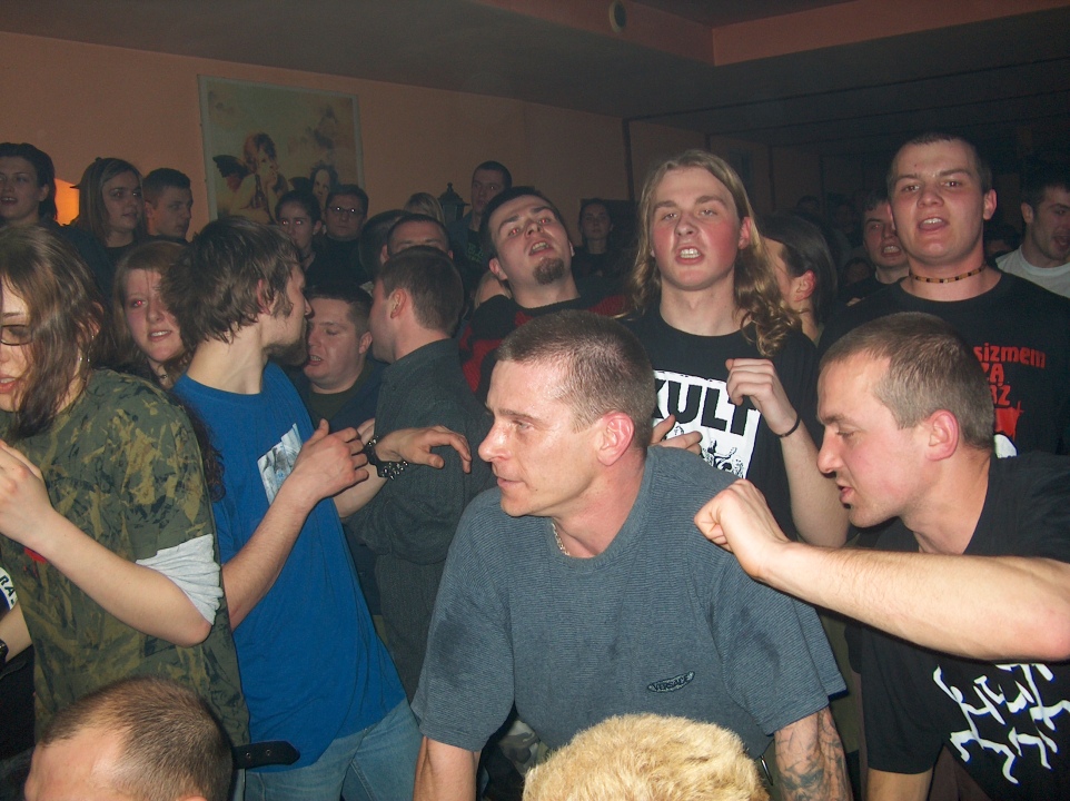 Koncert KSU w Pubie u Gibona 2004 rok Ostrołęka - zdjęcie #17 - eOstroleka.pl