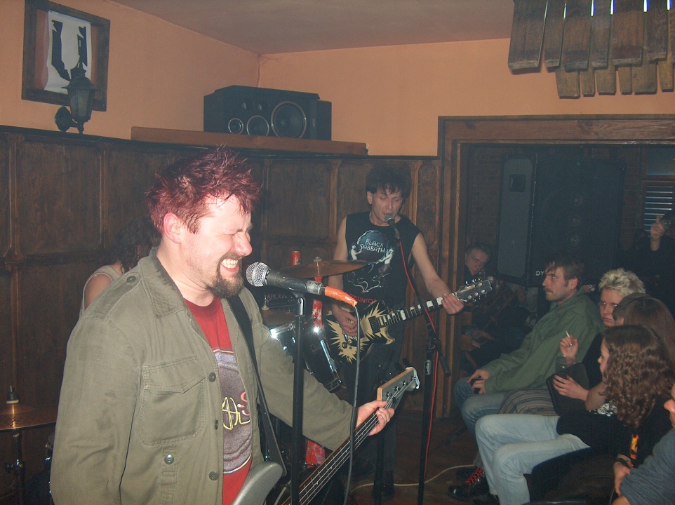Koncert KSU w Pubie u Gibona 2004 rok Ostrołęka - zdjęcie #4 - eOstroleka.pl