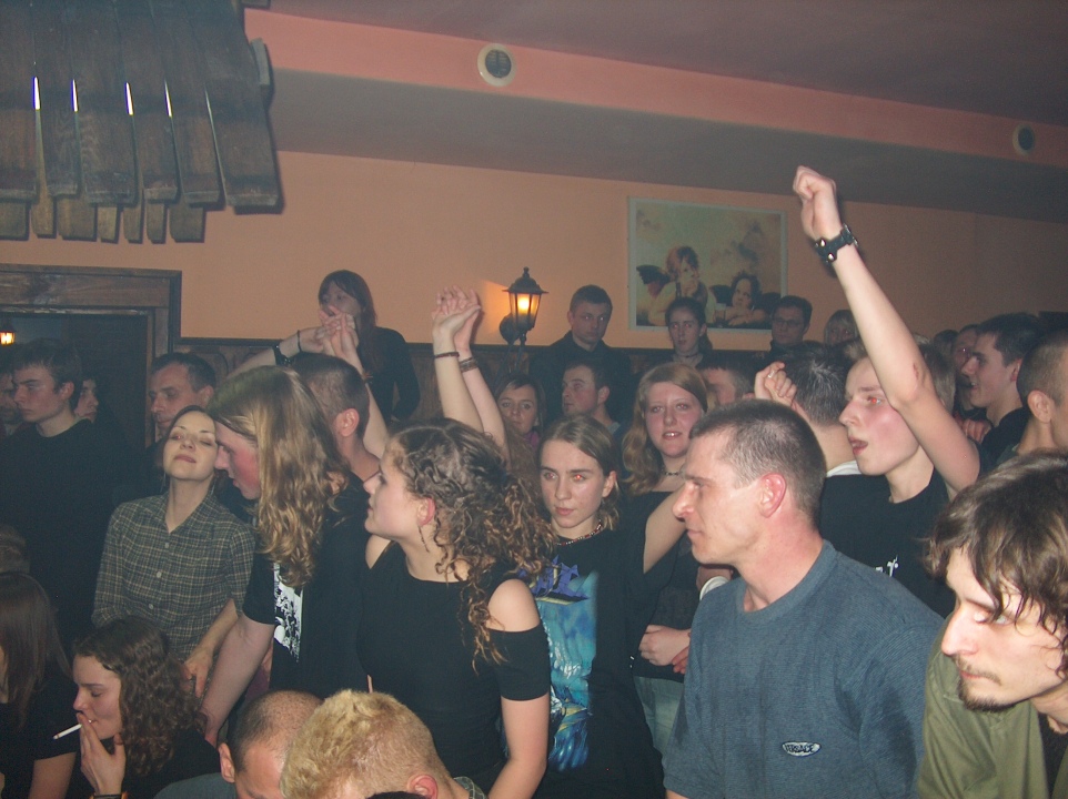 Koncert KSU w Pubie u Gibona 2004 rok Ostrołęka - zdjęcie #2 - eOstroleka.pl