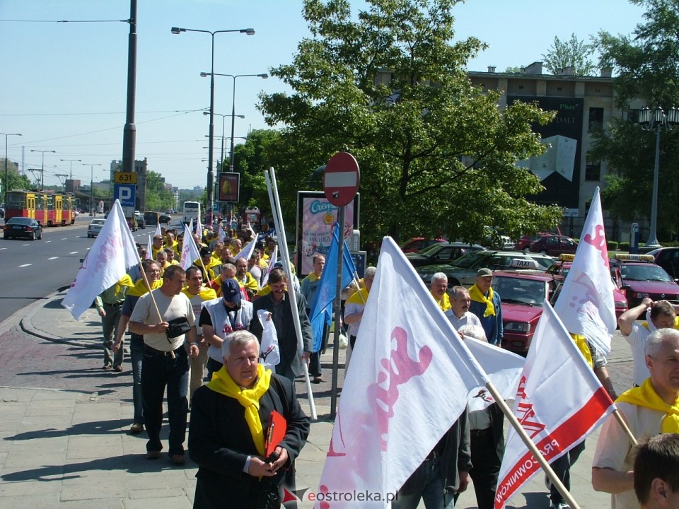 Pikieta pracowników elektrowni Ostrołęka Warszawa 2005 - zdjęcie #33 - eOstroleka.pl