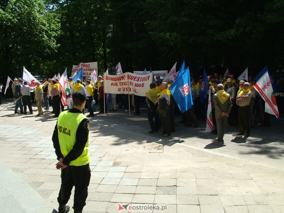Pikieta pracowników elektrowni Ostrołęka Warszawa 2005 - zdjęcie #29 - eOstroleka.pl